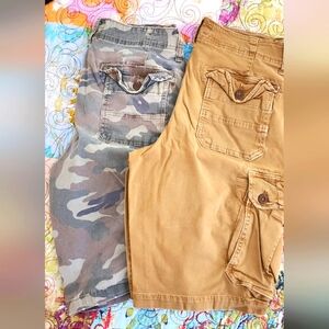 American Eagle cargo shorts
